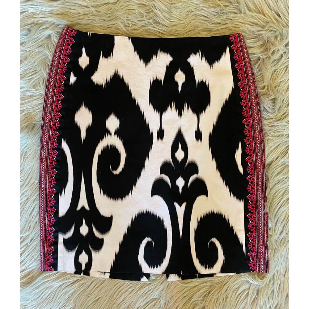 White House Black Market Tribal Boho Chic Straight Skirt Size 0